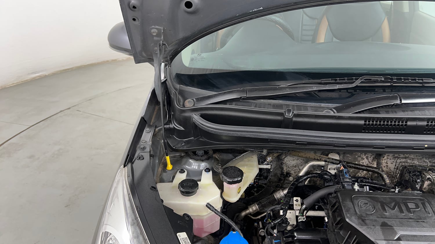 Used 2021 Hyundai Santro Sportz AMT Petrol Automatic engine ENGINE RIGHT SIDE HINGE & APRON VIEW