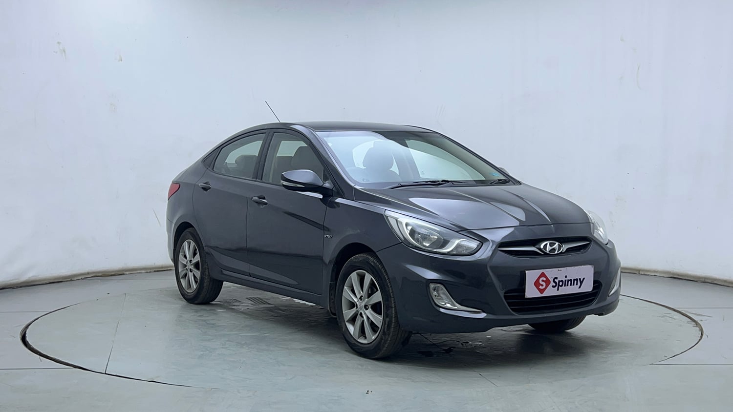 Used 2012 Hyundai Verna Fluidic 1.6 VTVT SX Petrol Manual exterior RIGHT FRONT CORNER VIEW