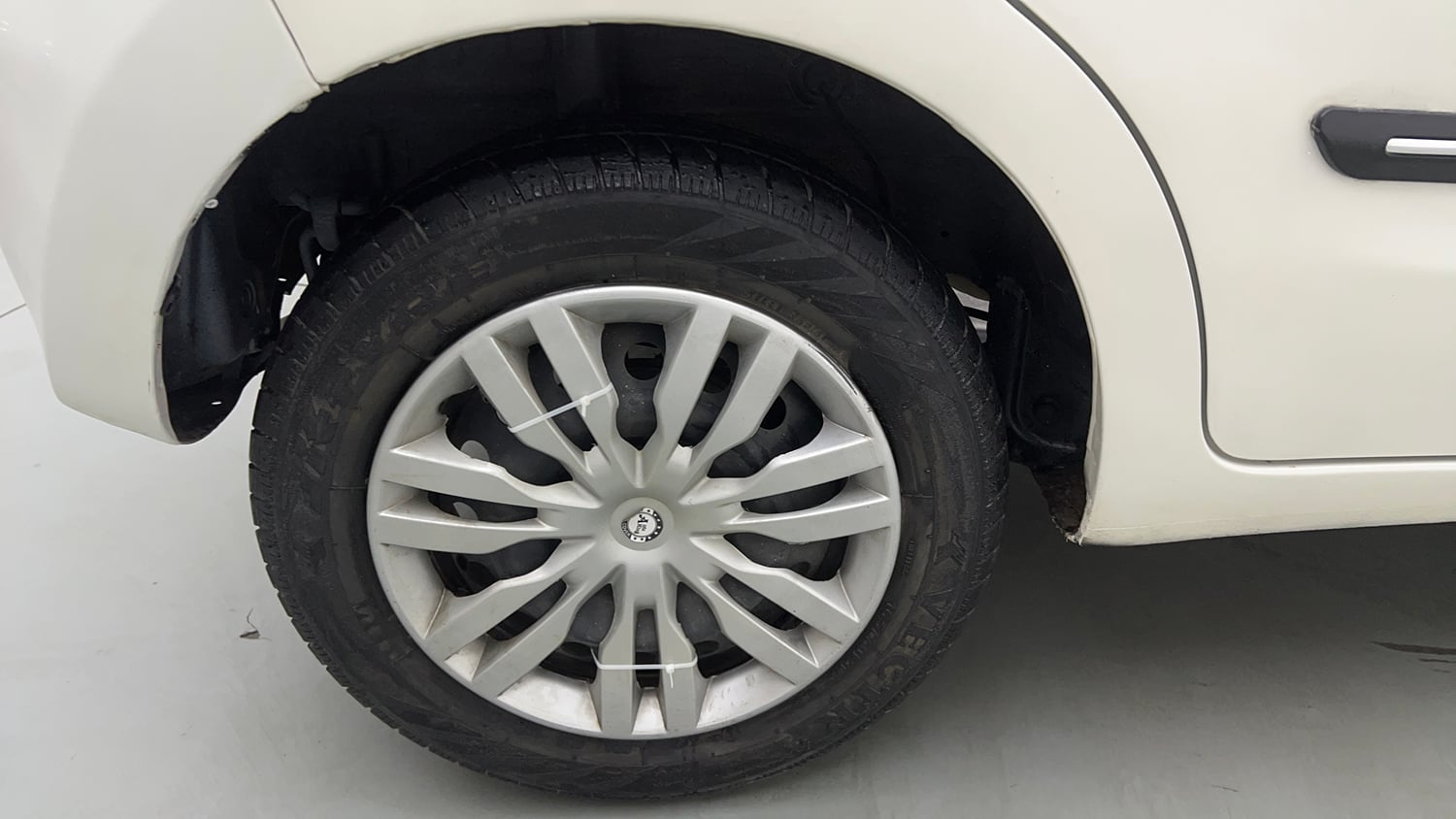 Used 2018 Maruti Suzuki Celerio ZXi (O) AMT Petrol Automatic tyres RIGHT REAR TYRE RIM VIEW