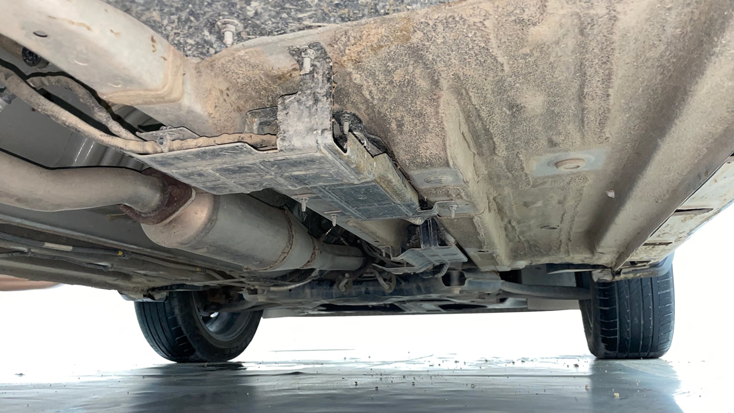 Used 2025 Kia Seltos GTX Plus 1.5 Diesel AT Diesel Automatic extra REAR UNDERBODY VIEW (TAKEN FROM REAR)