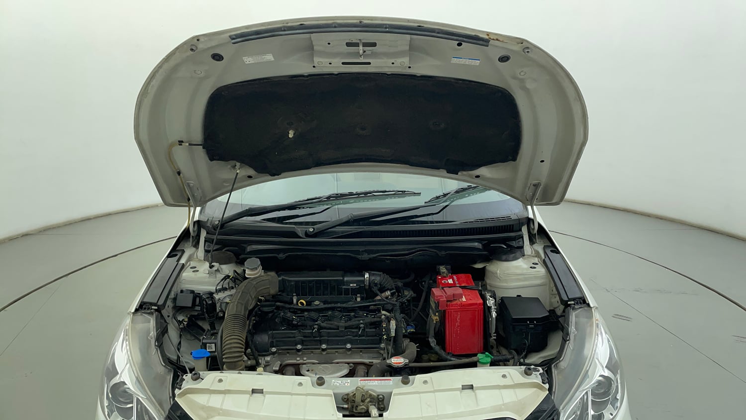 Used 2022 Maruti Suzuki Ciaz Delta 1.5 Petrol Manual engine ENGINE & BONNET OPEN FRONT VIEW