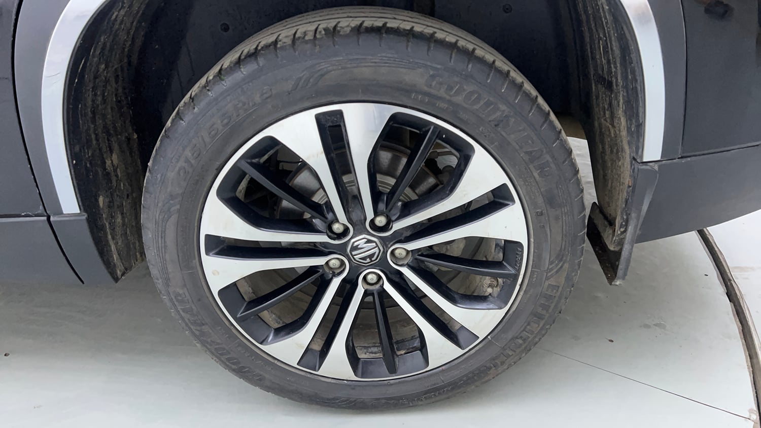 Used 2023 MG Motors Hector Sharp 2.0 Diesel Turbo MT Diesel Manual tyres LEFT REAR TYRE RIM VIEW