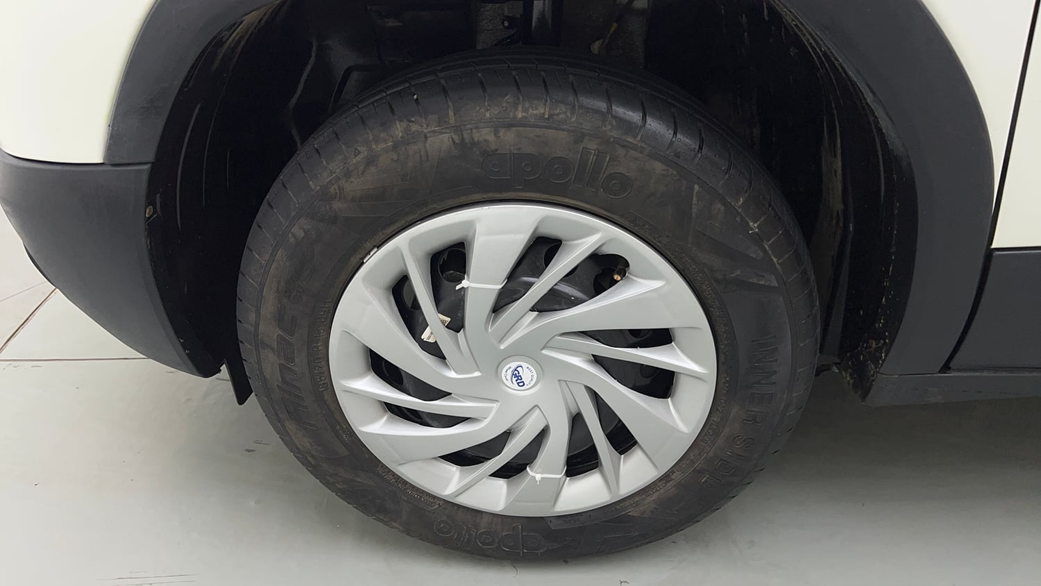 Used 2023 Tata Punch Pure MT Petrol Manual tyres LEFT FRONT TYRE RIM VIEW