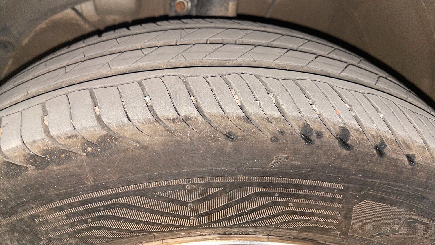 Used 2020 Maruti Suzuki Swift ZXi Plus AMT Petrol Automatic tyres LEFT FRONT TYRE TREAD VIEW