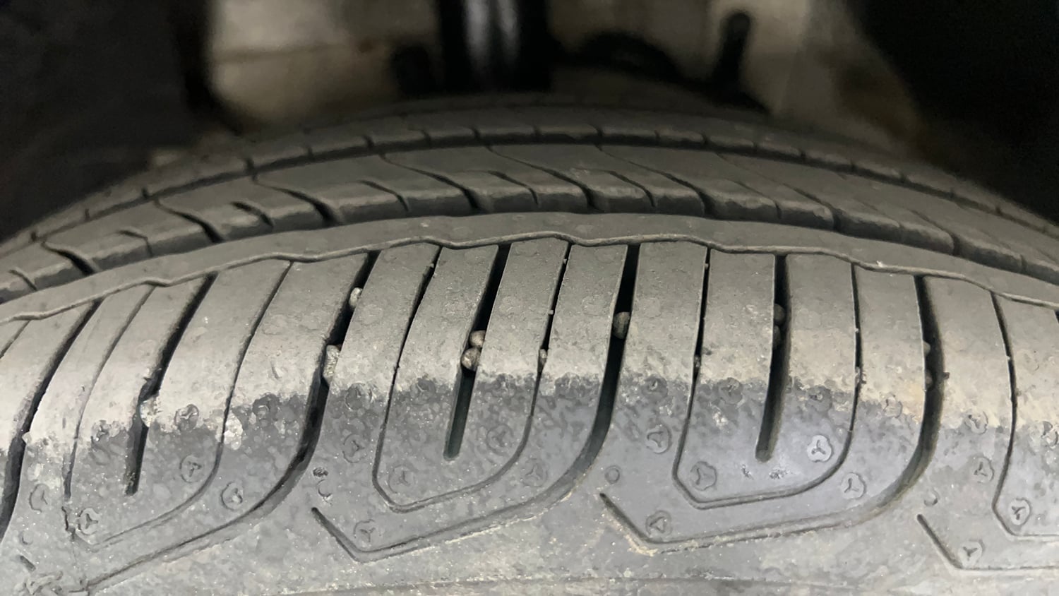 Used 2014 Tata Zest XMS Petrol Petrol Manual tyres LEFT FRONT TYRE TREAD VIEW