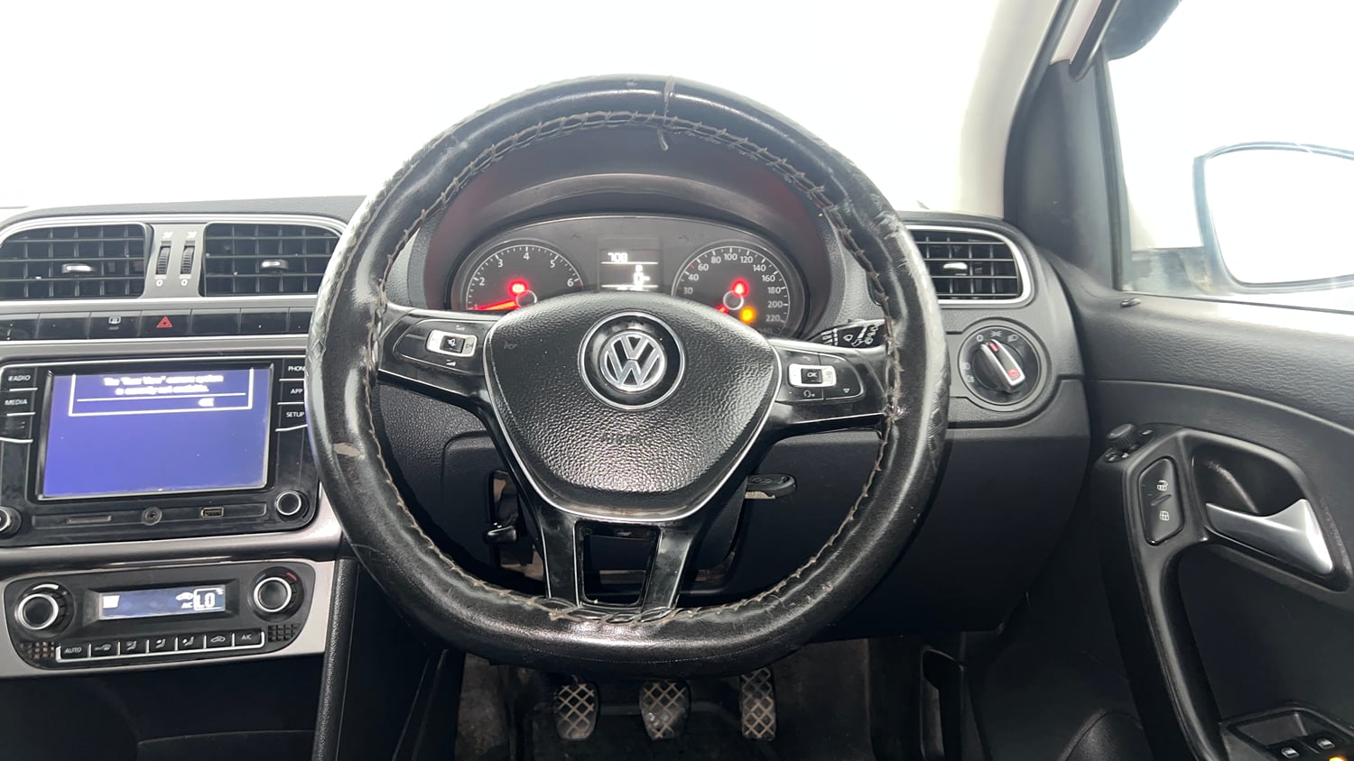 Used 2019 Volkswagen Polo Highline Plus 1.0 (P) Petrol Manual interior STEERING VIEW