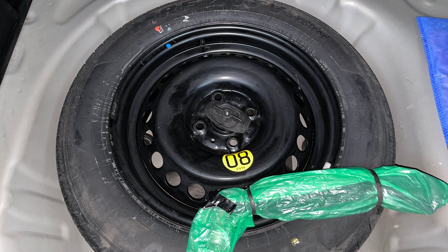 Used 2022 Toyota Glanza V CVT Petrol Automatic tyres SPARE TYRE VIEW