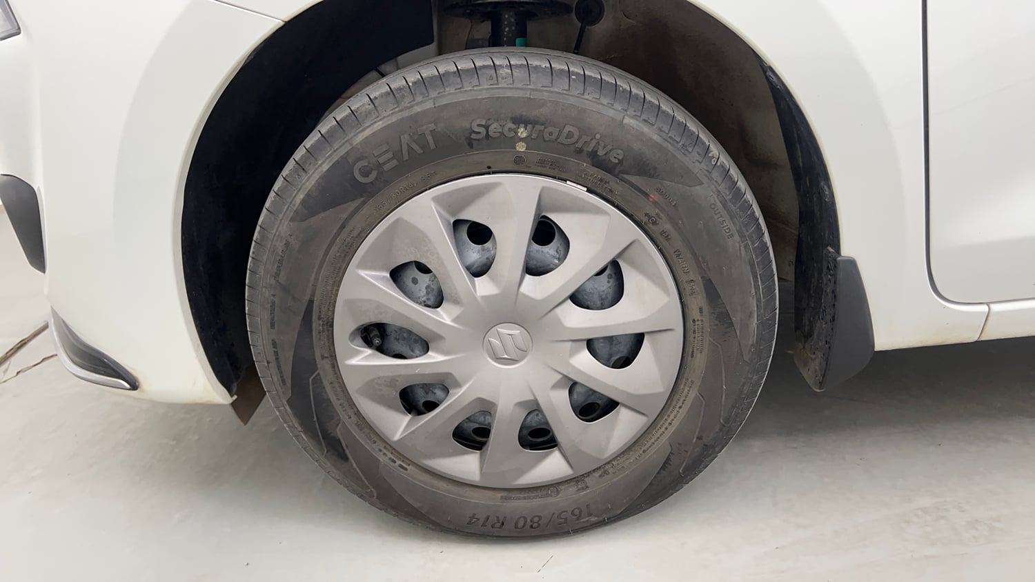 Used 2025 Maruti Suzuki Dzire VXi CNG Cng Manual tyres LEFT FRONT TYRE RIM VIEW