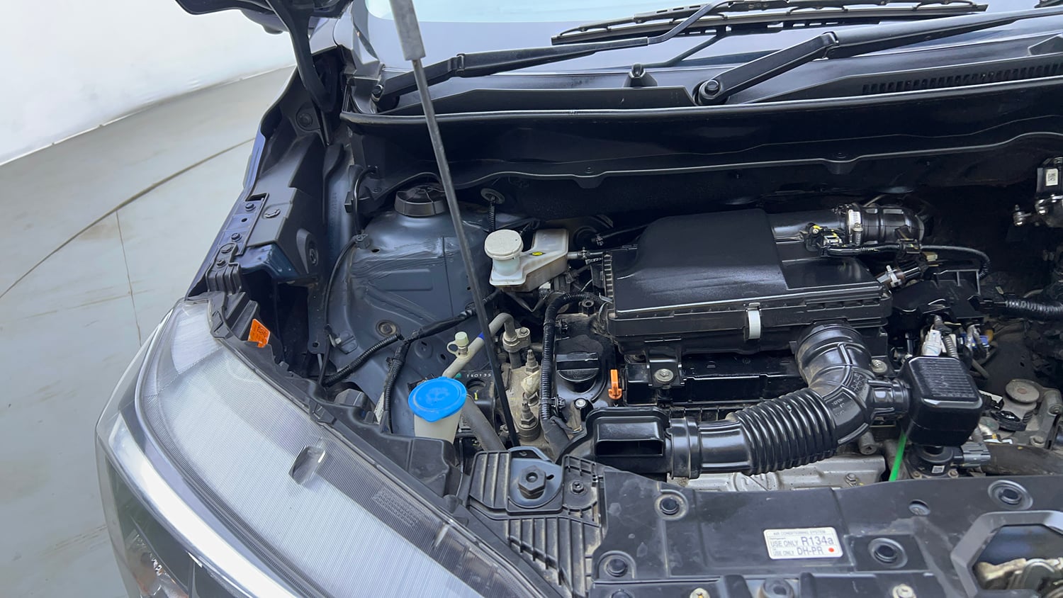 Used 2023 Maruti Suzuki XL6 Alpha Plus MT Petrol Petrol Manual engine ENGINE RIGHT SIDE VIEW