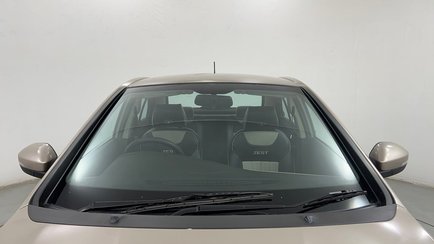Used 2014 Tata Zest XMS Petrol Petrol Manual exterior FRONT WINDSHIELD VIEW