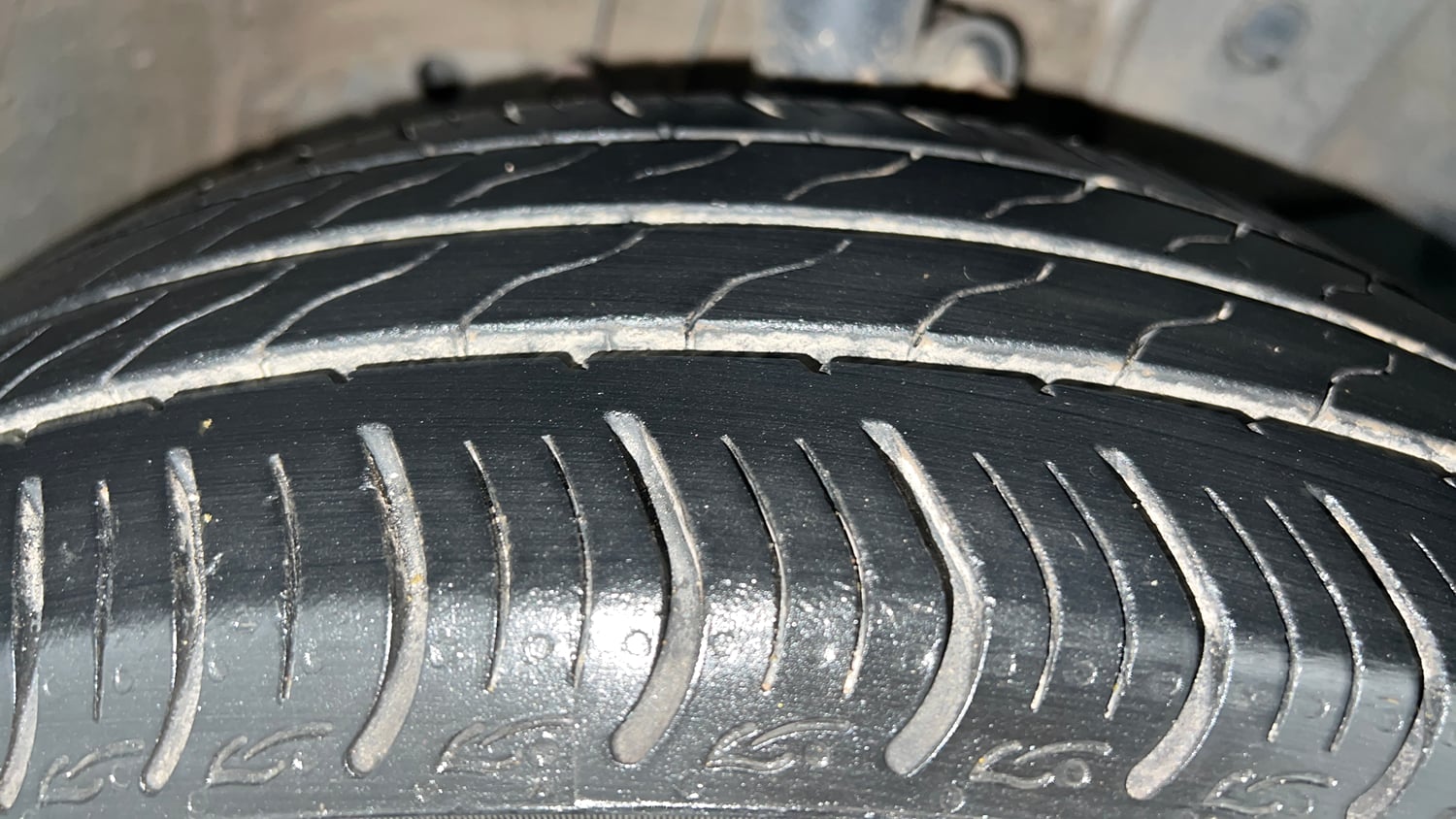 Used 2024 honda Amaze 2nd Generation VX 1.2 Petrol MT Petrol Manual tyres RIGHT FRONT TYRE TREAD VIEW