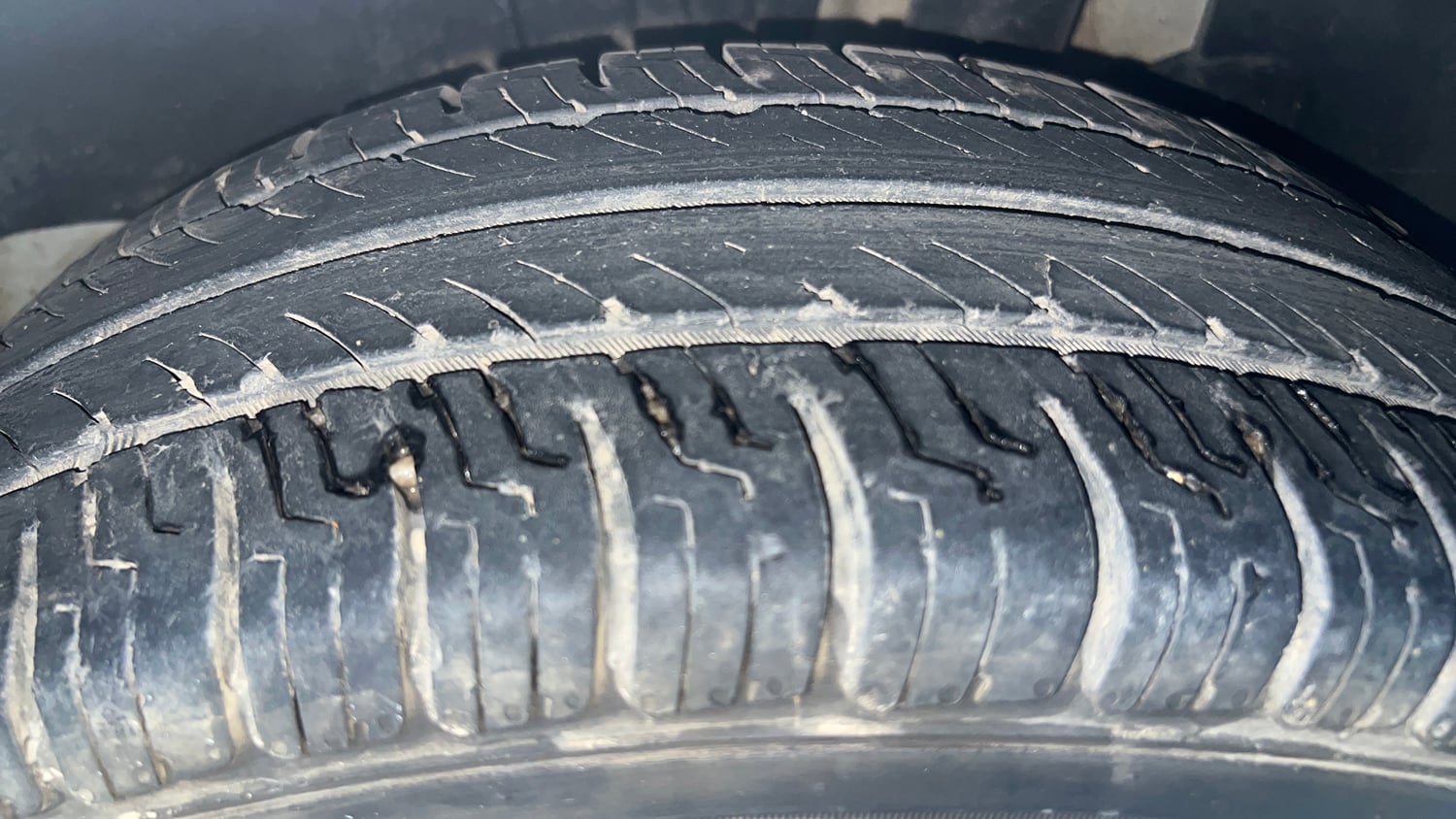 Used 2018 Maruti Suzuki Swift ZXi AMT Petrol Automatic tyres LEFT REAR TYRE TREAD VIEW