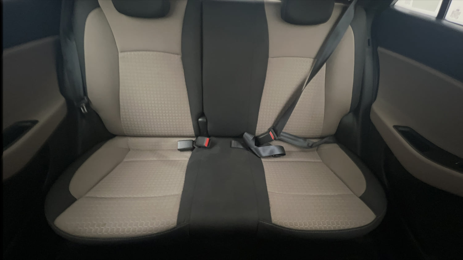 Used 2017 Hyundai Elite i20 Asta 1.2 (O) Petrol Manual interior REAR SEAT CONDITION VIEW
