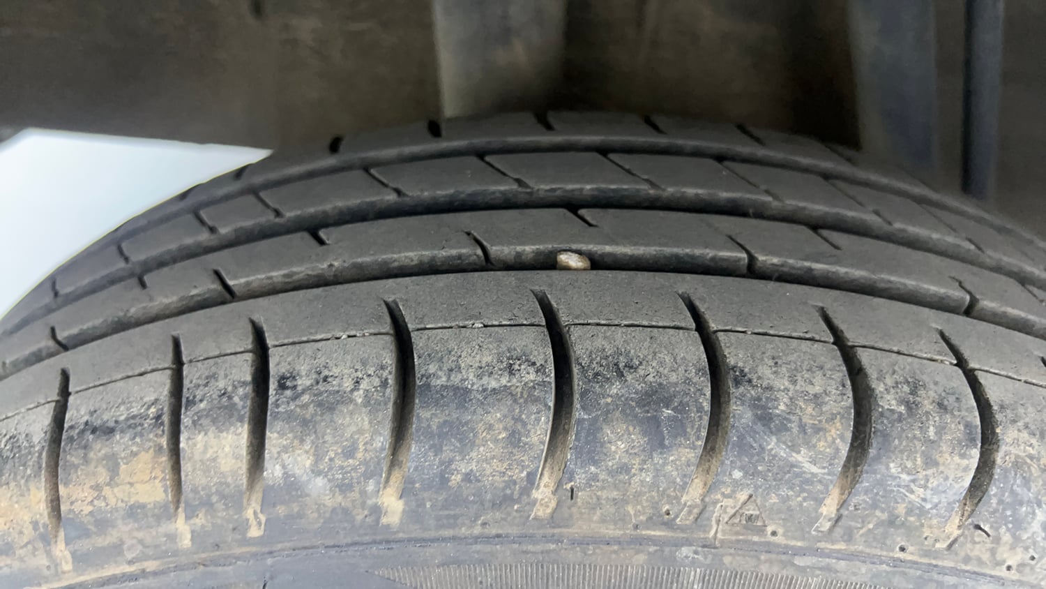 Used 2018 Renault Kwid CLIMBER 1.0 Petrol Manual tyres RIGHT REAR TYRE TREAD VIEW