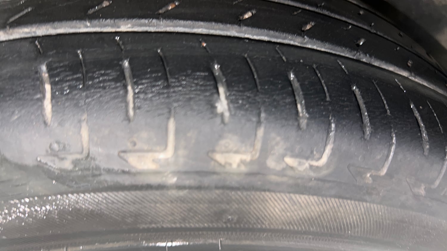 Used 2017 Maruti Suzuki Ignis Zeta 1.2 AMT Petrol Automatic tyres LEFT REAR TYRE TREAD VIEW