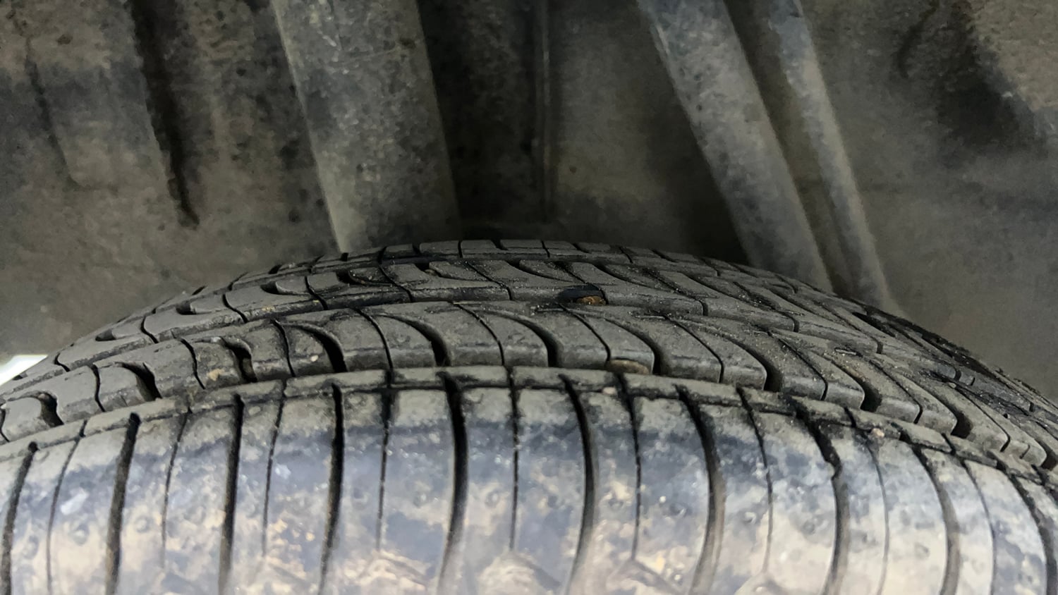 Used 2019 Renault Kwid 1.0 RXT AMT Opt Petrol Automatic tyres RIGHT REAR TYRE TREAD VIEW