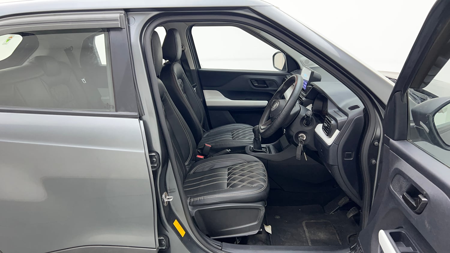 Used 2022 Tata Punch Pure MT Petrol Manual interior RIGHT SIDE FRONT DOOR CABIN VIEW