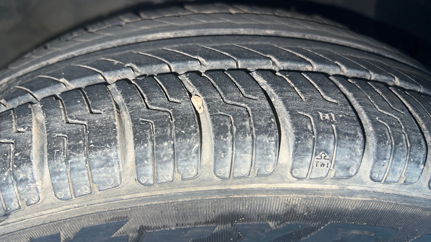 Used 2018 Hyundai Grand i10 Sportz 1.2 Kappa VTVT Petrol Manual tyres RIGHT FRONT TYRE TREAD VIEW