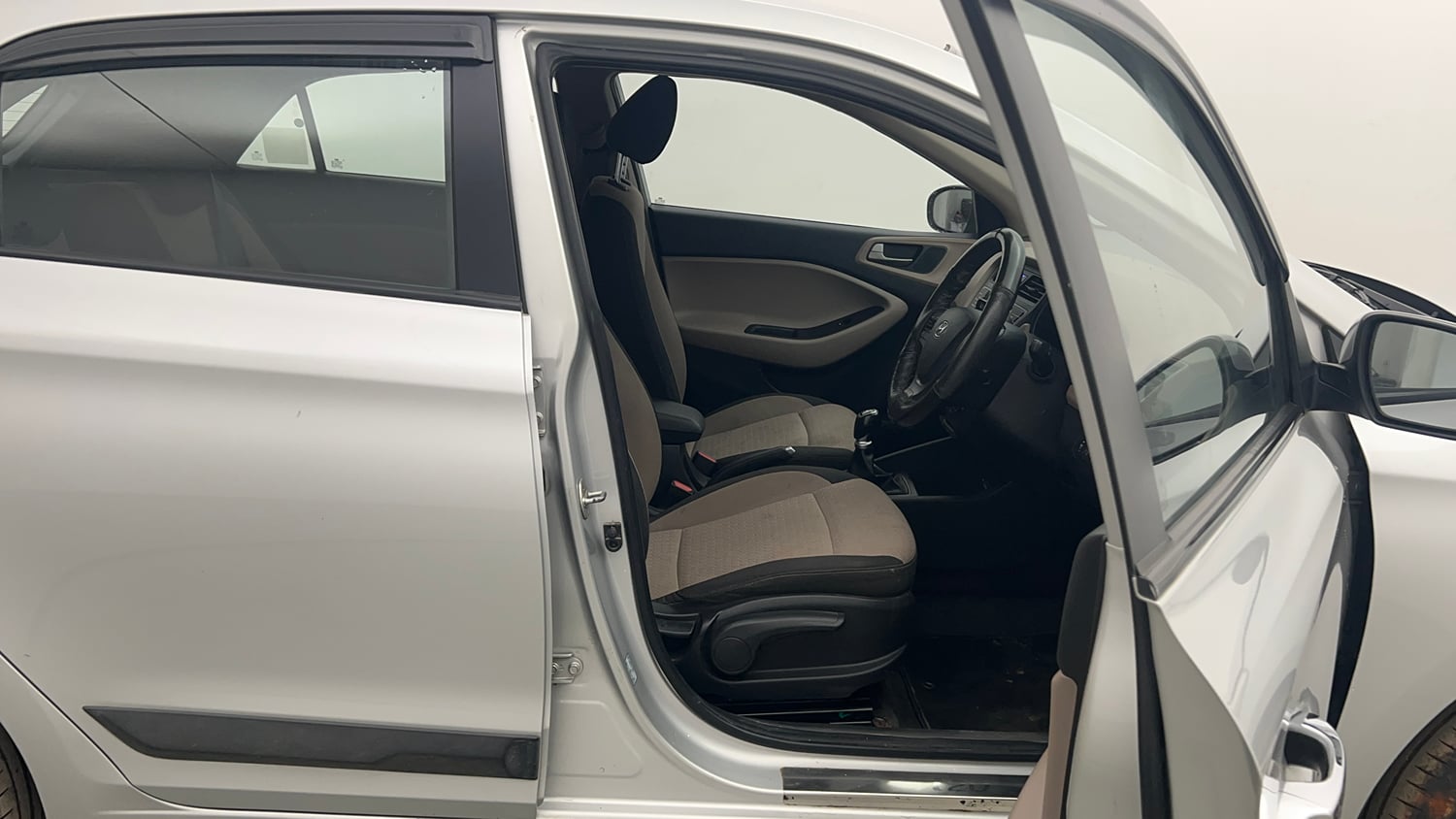 Used 2017 Hyundai Elite i20 Asta 1.2 (O) Petrol Manual interior RIGHT SIDE FRONT DOOR CABIN VIEW
