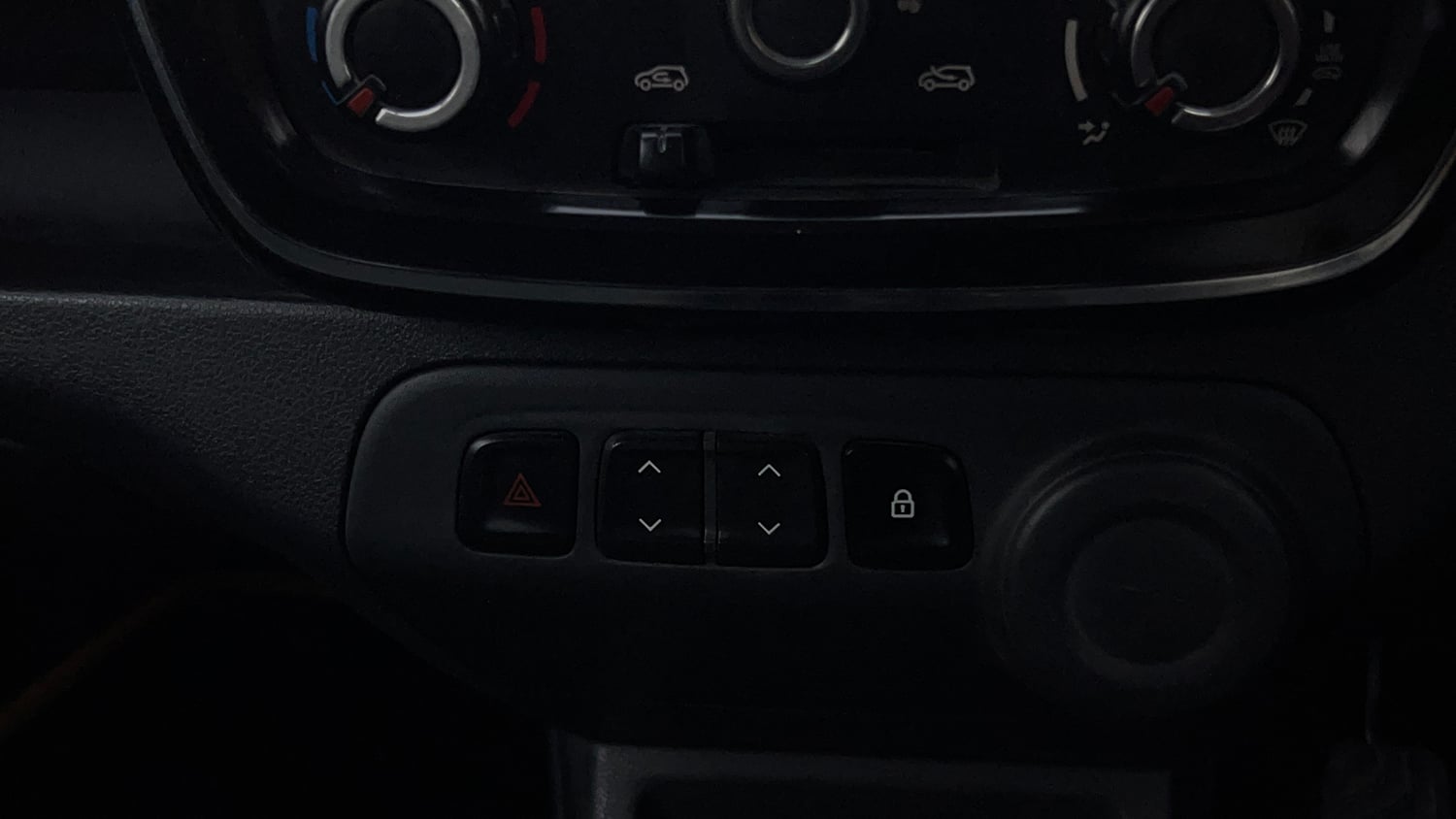 Used 2016 Renault Kwid RXT Petrol Manual top_features Power windows