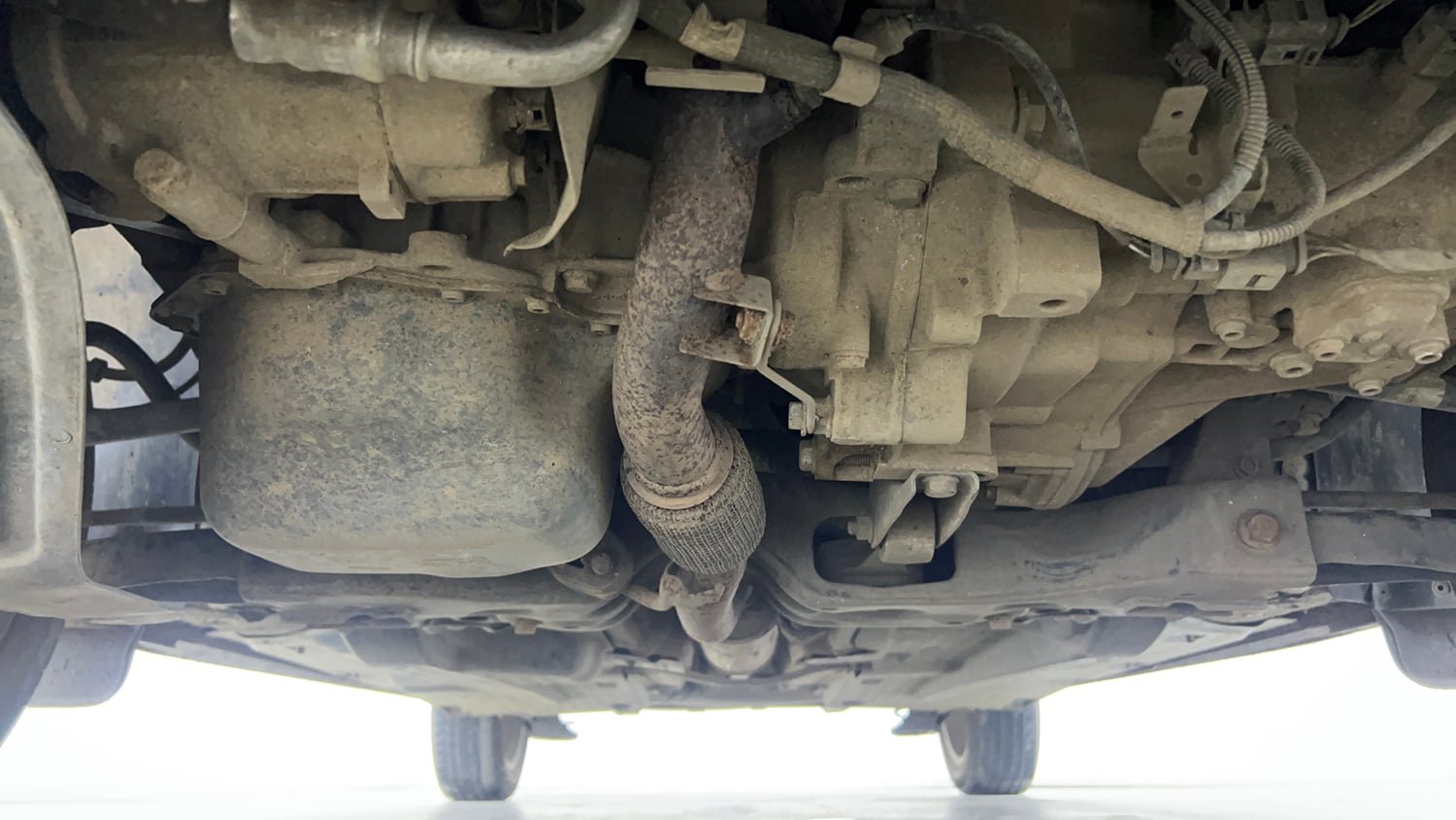 Used 2018 Volkswagen Ameo Comfortline 1.2L (P) Petrol Manual extra FRONT LEFT UNDERBODY VIEW