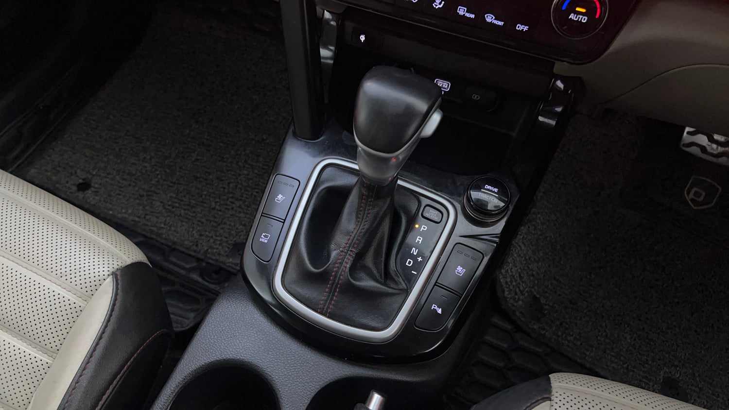 Used 2019 kia Seltos GTX Plus DCT 1.4 Petrol Automatic interior GEAR  KNOB VIEW