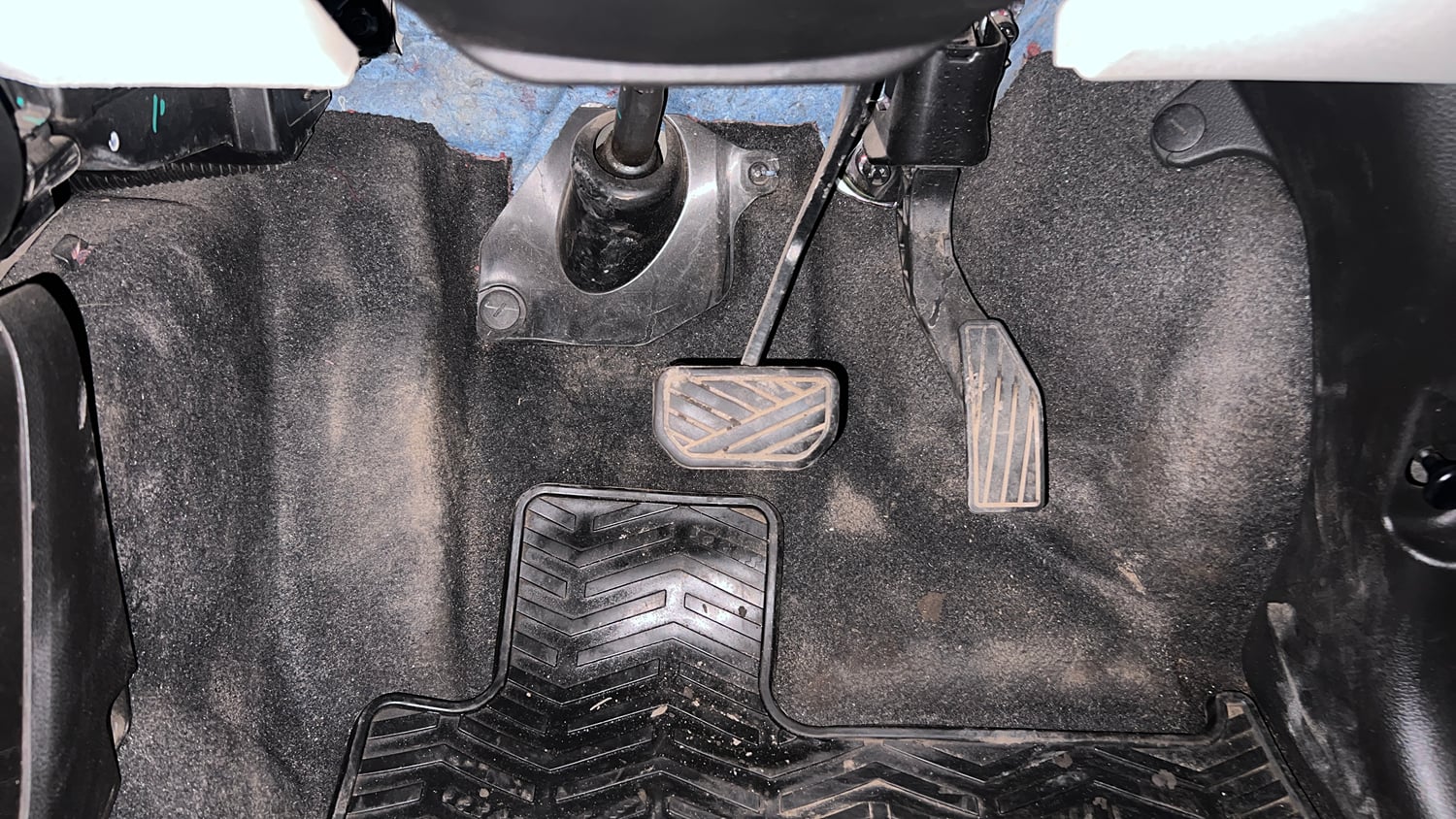 Used 2017 Maruti Suzuki Ignis Zeta 1.2 AMT Petrol Automatic interior PEDALS VIEW