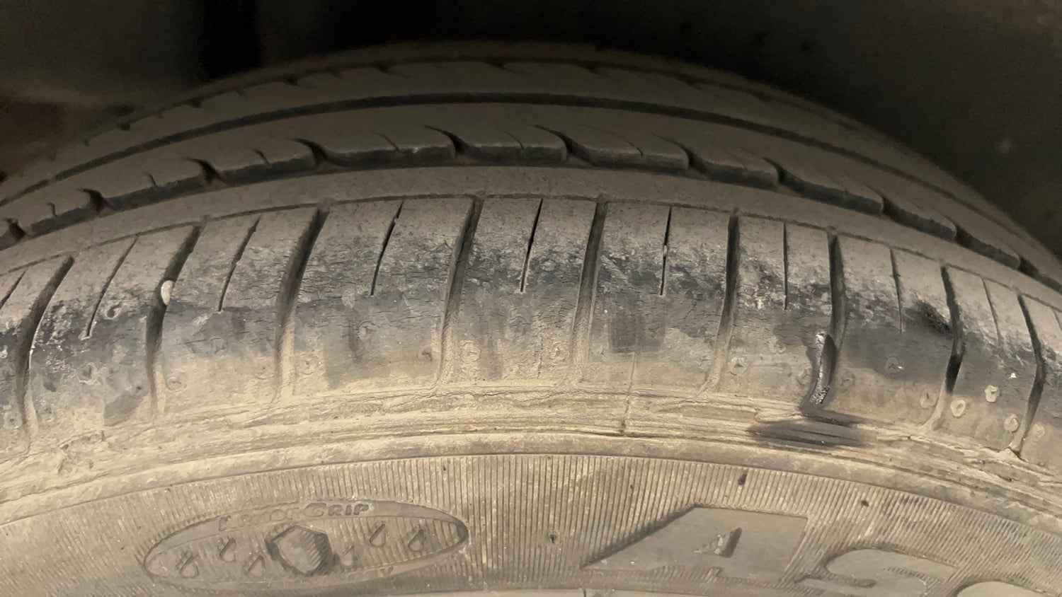 Used 2023 Maruti Suzuki Ciaz Zeta 1.5 Petrol Manual tyres RIGHT REAR TYRE TREAD VIEW