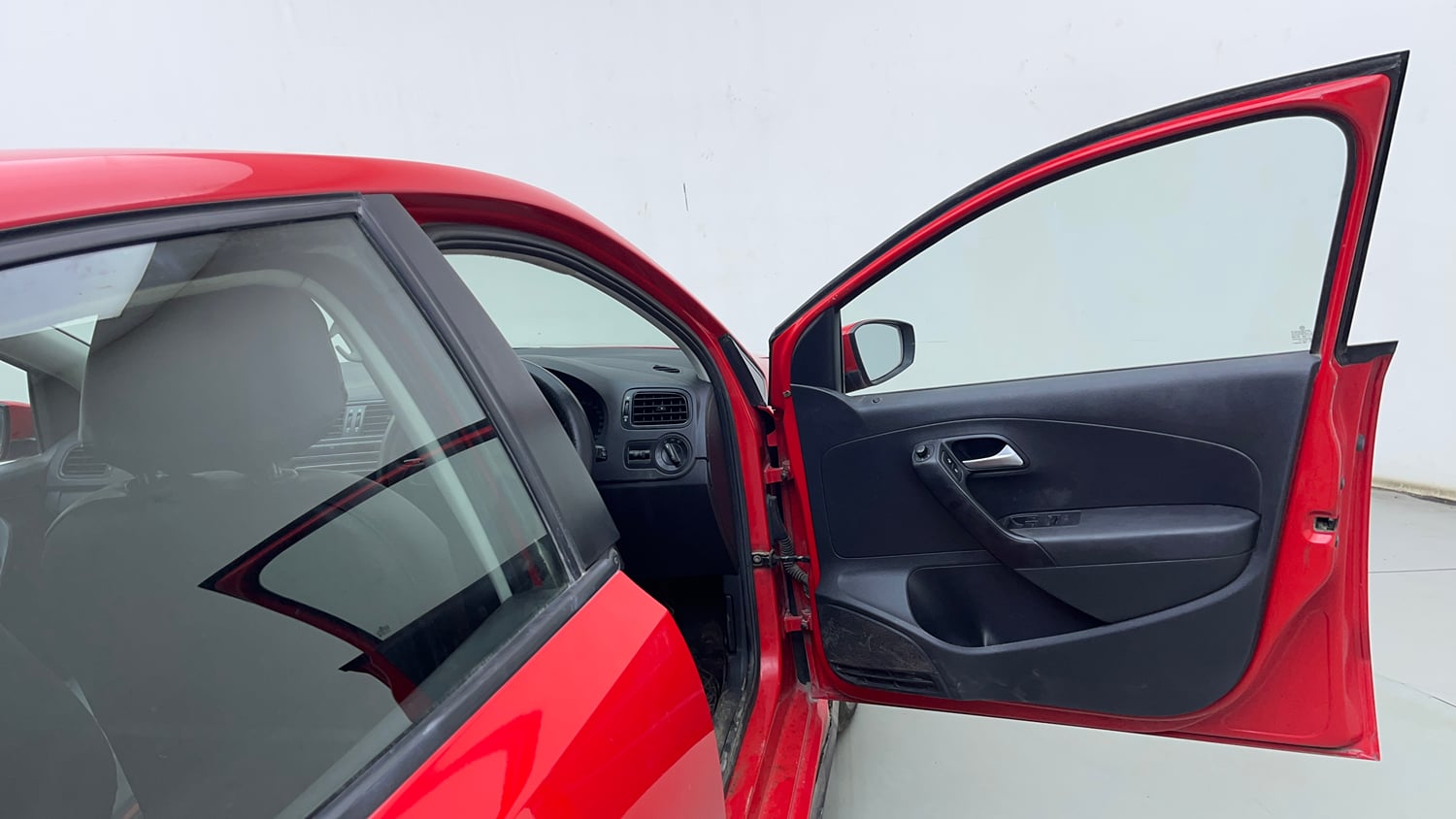 Used 2020 Volkswagen Polo Comfortline Plus 1.0L MPI Petrol Manual interior RIGHT FRONT DOOR OPEN VIEW