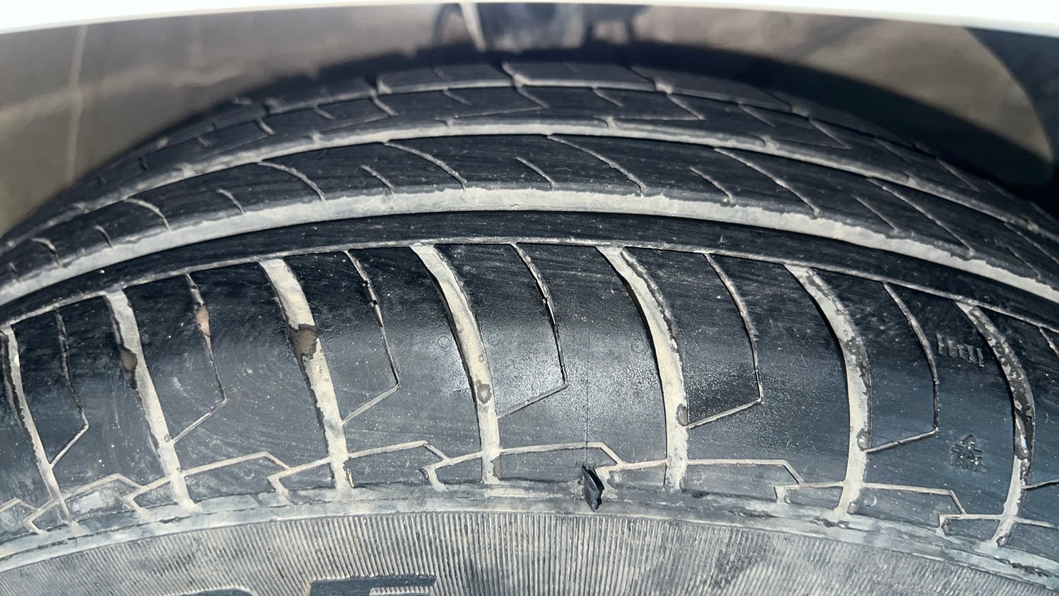 Used 2022 Maruti Suzuki Swift LXi Petrol Manual tyres RIGHT FRONT TYRE TREAD VIEW