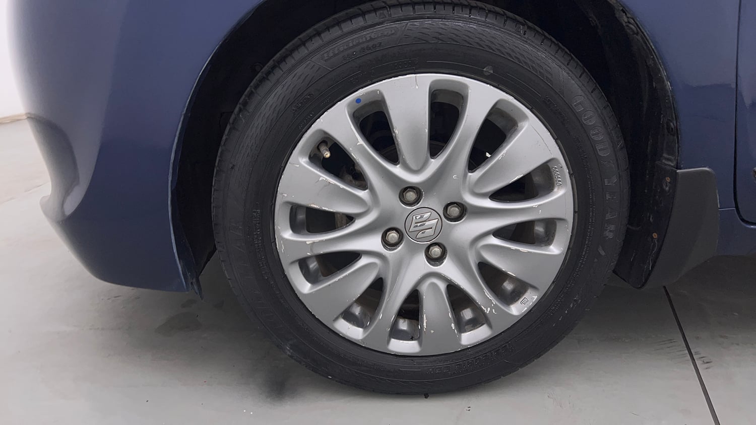 Used 2018 Maruti Suzuki Baleno Zeta 1.2 Petrol Manual tyres LEFT FRONT TYRE RIM VIEW