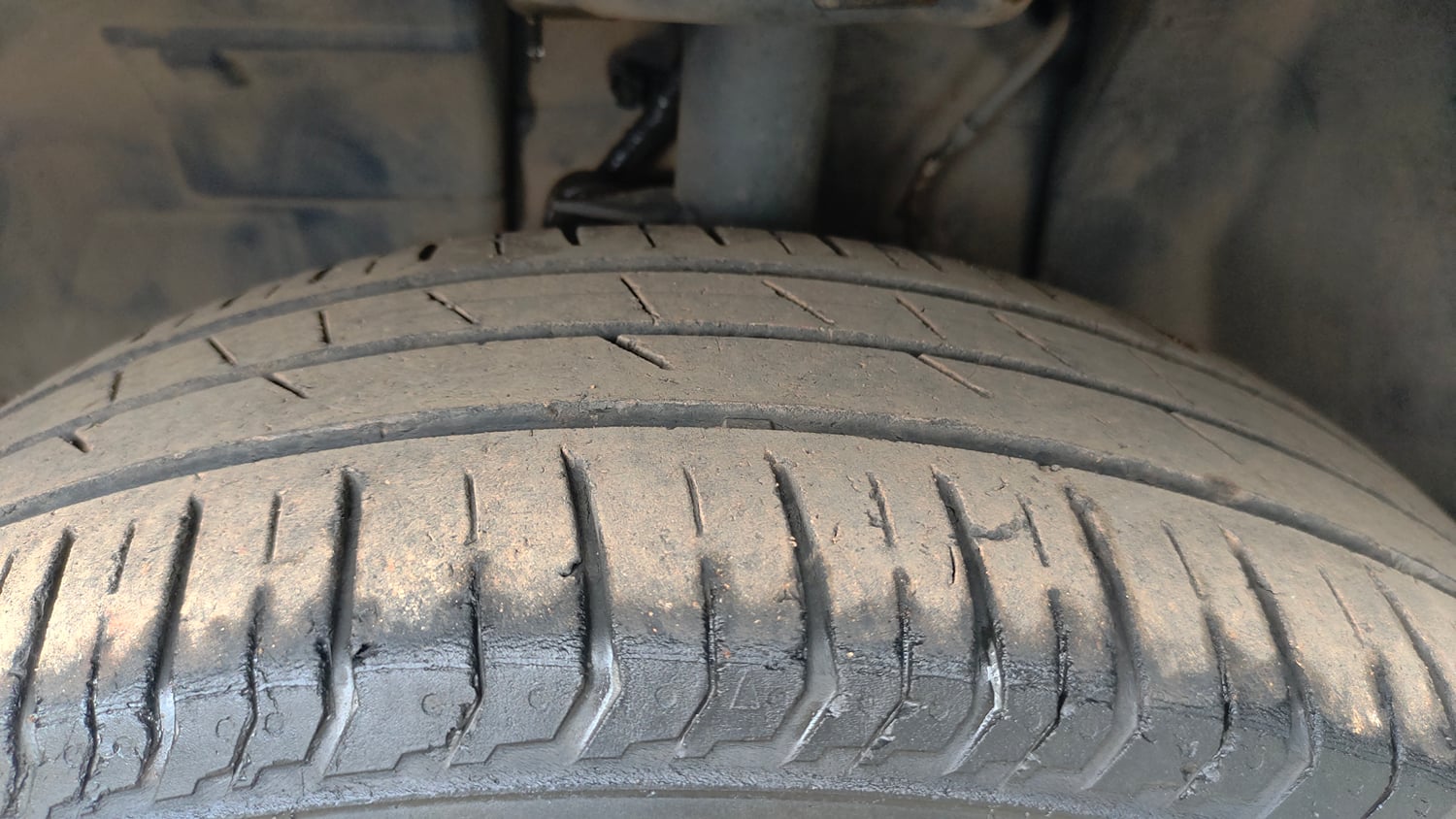 Used 2023 Tata Punch Pure MT Petrol Manual tyres LEFT FRONT TYRE TREAD VIEW