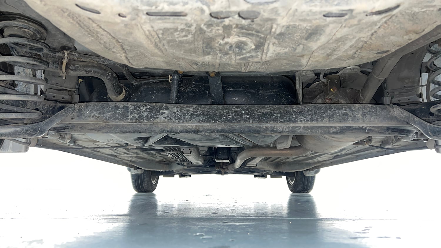 Used 2024 honda Amaze 2nd Generation VX 1.2 Petrol MT Petrol Manual extra REAR UNDERBODY VIEW (TAKEN FROM REAR)