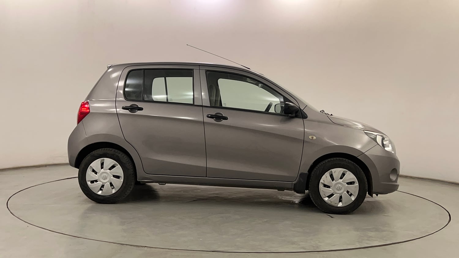 Used 2016 Maruti Suzuki Celerio VXi AMT Petrol Automatic exterior RIGHT SIDE VIEW