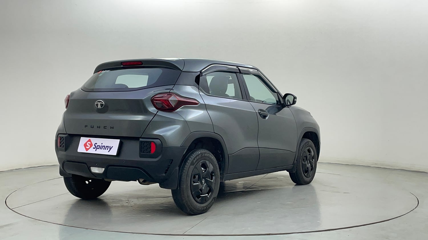 Used 2025 Tata Punch Pure MT Petrol Manual exterior RIGHT REAR CORNER VIEW