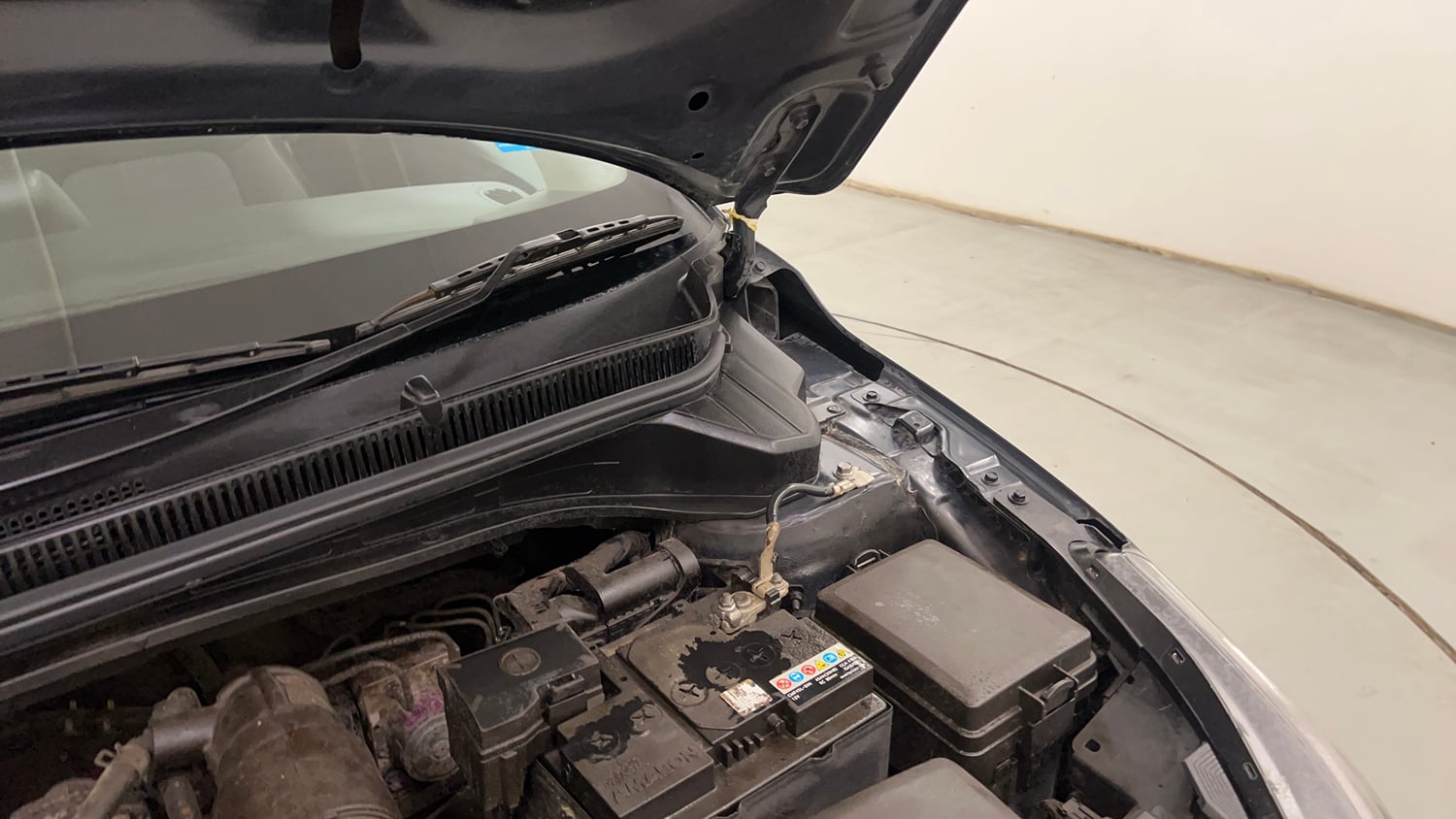 Used 2022 Hyundai New i20 Asta (O) 1.0 Turbo DCT Petrol Automatic engine ENGINE LEFT SIDE HINGE & APRON VIEW