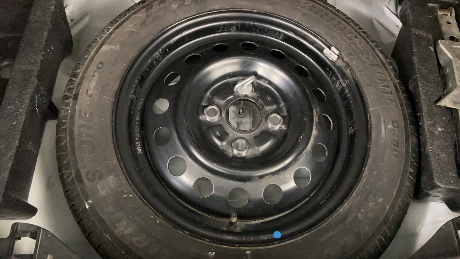 Used 2014 Maruti Suzuki Wagon R VXI Petrol Manual tyres SPARE TYRE VIEW
