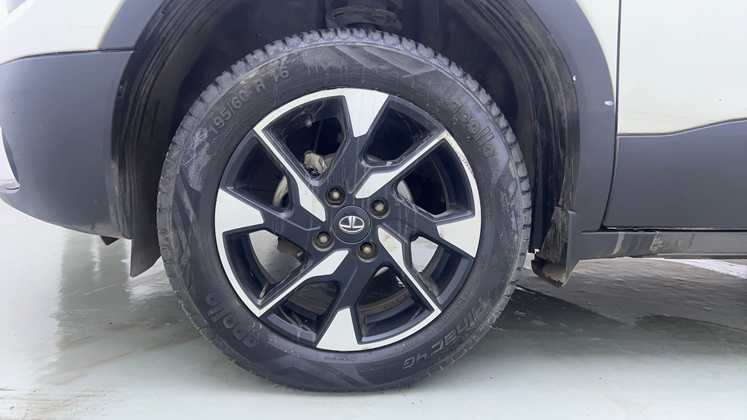 Used 2023 Tata Punch Creative AMT Petrol Automatic tyres LEFT FRONT TYRE RIM VIEW