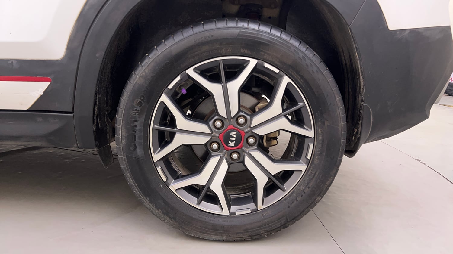 Used 2019 kia Seltos GTX Plus DCT 1.4 Petrol Automatic tyres LEFT REAR TYRE RIM VIEW