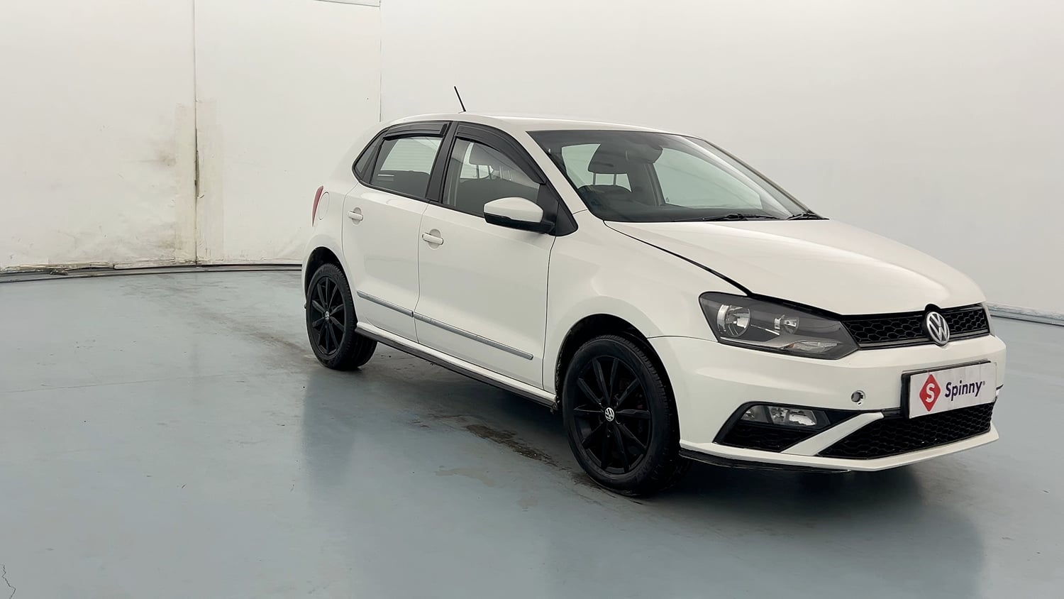 Used 2019 Volkswagen Polo Highline Plus 1.0 (P) Petrol Manual exterior RIGHT FRONT CORNER VIEW