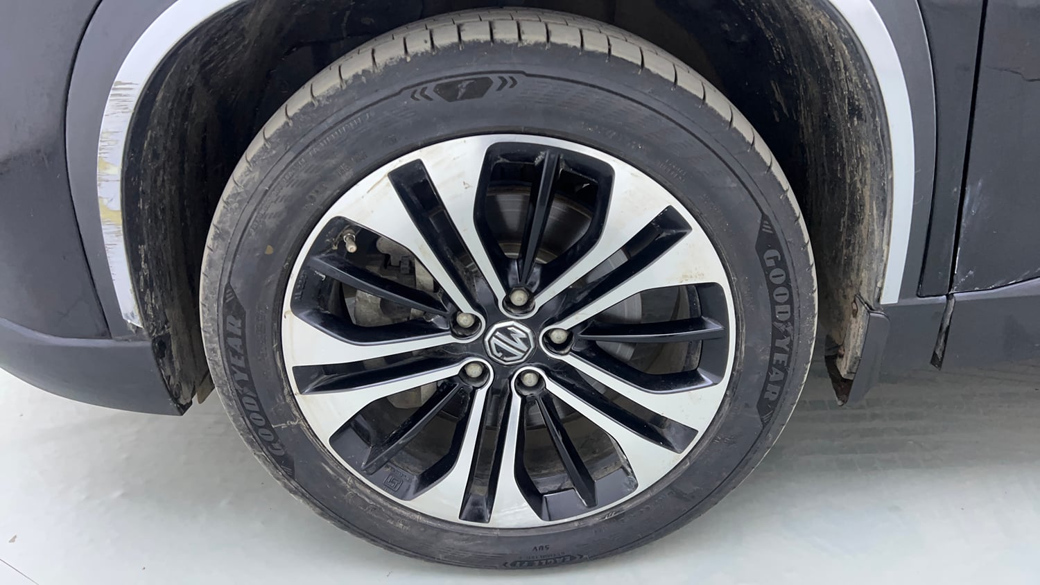 Used 2023 MG Motors Hector Sharp 2.0 Diesel Turbo MT Diesel Manual tyres LEFT FRONT TYRE RIM VIEW