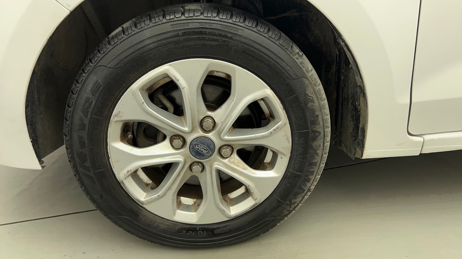 Used 2018 Ford Figo Titanium 1.2 Ti-VCT Petrol Manual tyres LEFT FRONT TYRE RIM VIEW
