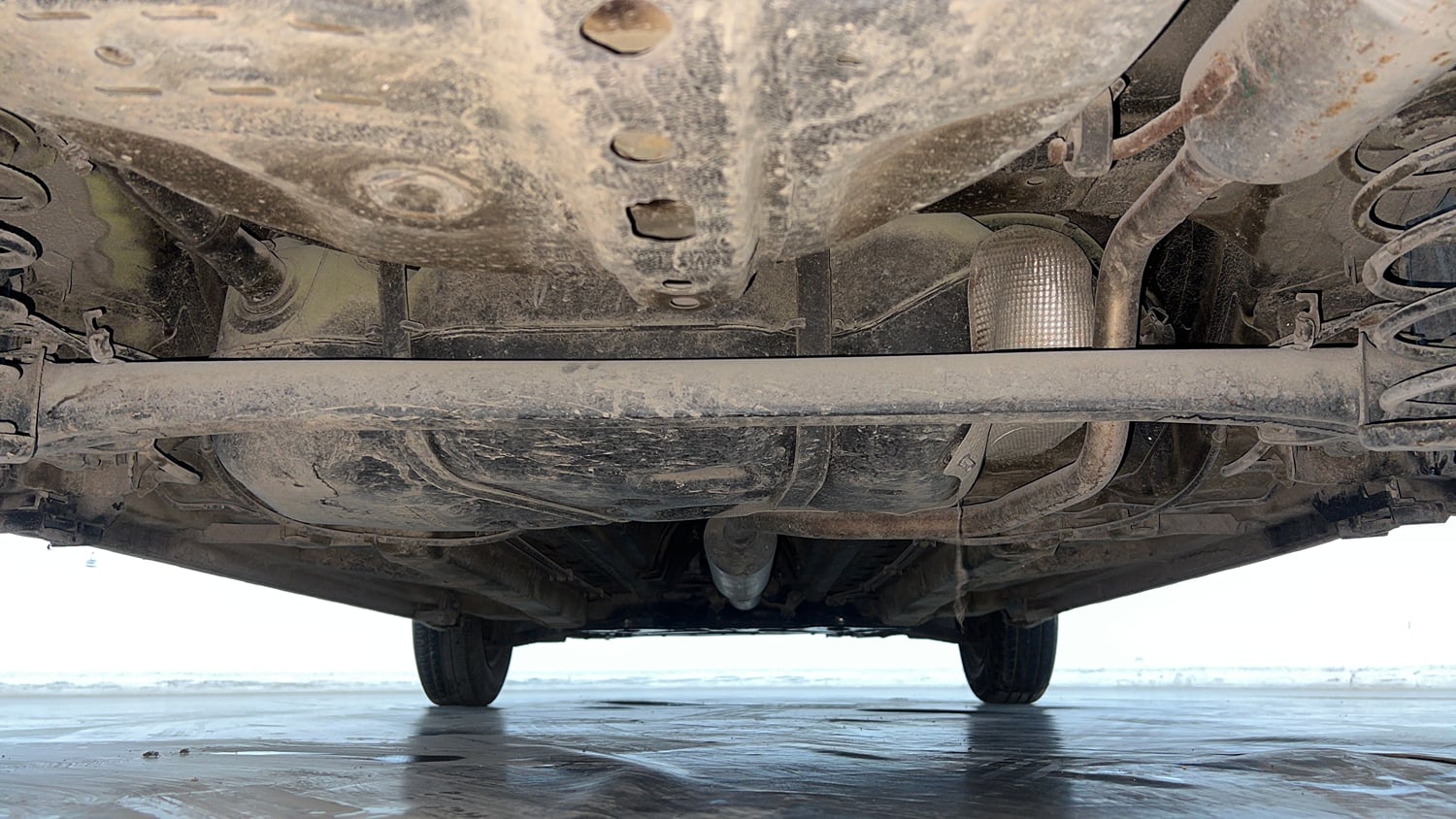Used 2015 Maruti Suzuki Swift VXi Petrol Manual extra REAR UNDERBODY VIEW (TAKEN FROM REAR)
