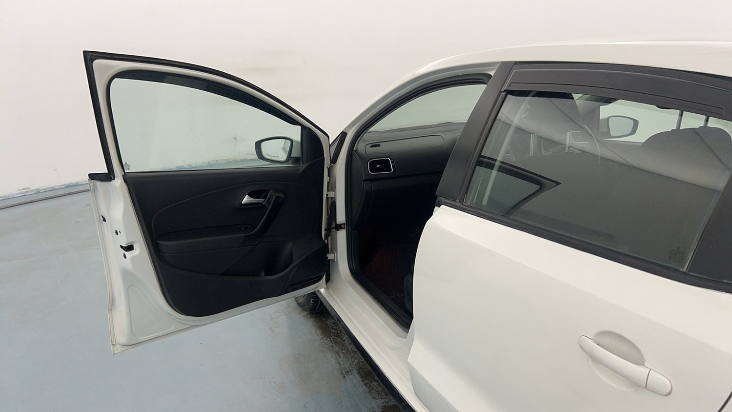 Used 2019 Volkswagen Polo Highline Plus 1.0 (P) Petrol Manual interior LEFT FRONT DOOR OPEN VIEW