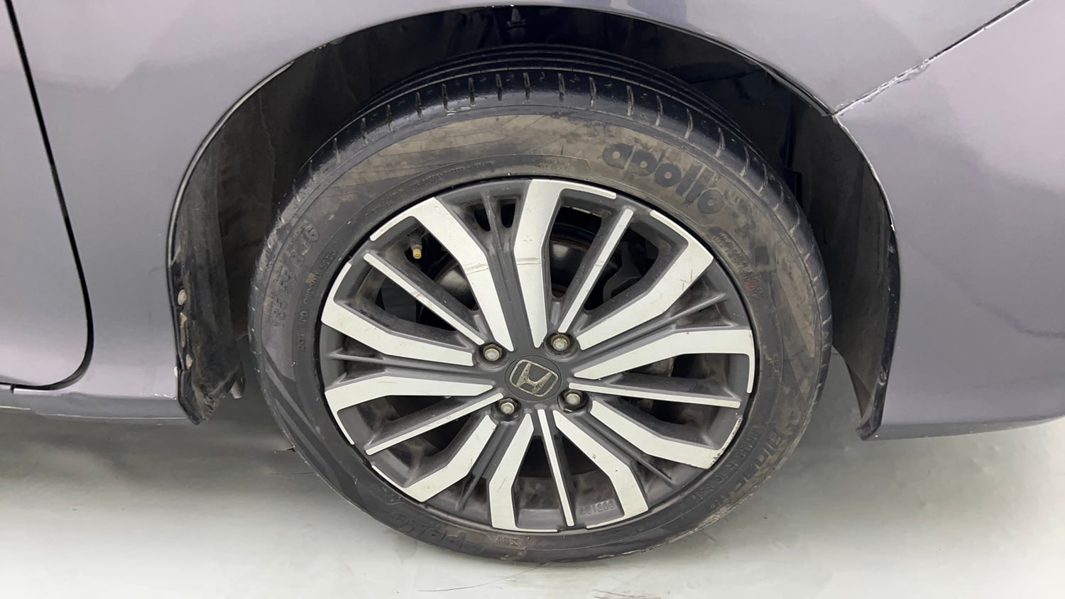 Used 2017 Honda City ZX CVT Petrol Petrol Automatic tyres RIGHT FRONT TYRE RIM VIEW