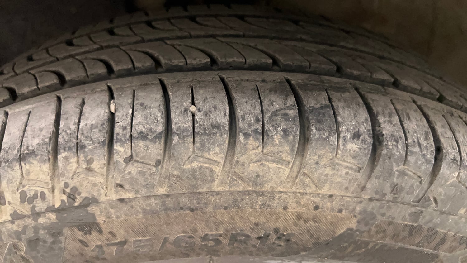 Used 2017 Maruti Suzuki Ignis Delta 1.2 MT Petrol Manual tyres LEFT FRONT TYRE TREAD VIEW