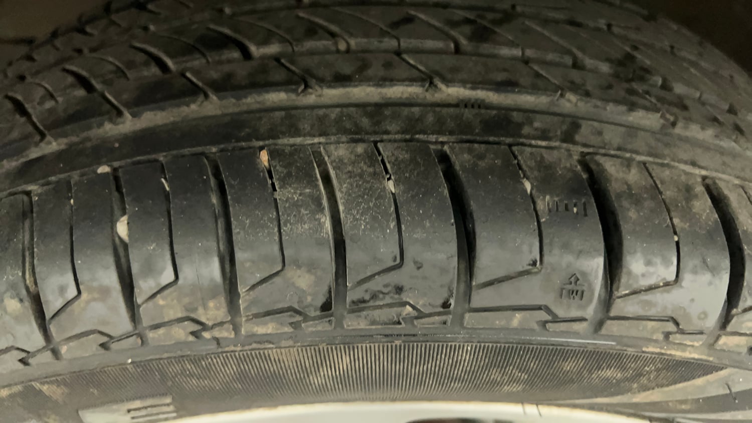 Used 2018 Maruti Suzuki Baleno Alpha 1.2 Petrol Manual tyres LEFT FRONT TYRE TREAD VIEW