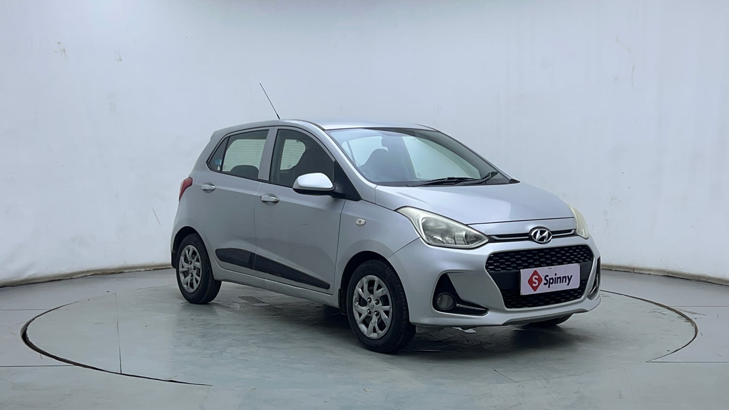 Used 2017 Hyundai Grand i10 Sportz 1.2 Kappa VTVT Petrol Manual exterior RIGHT FRONT CORNER VIEW