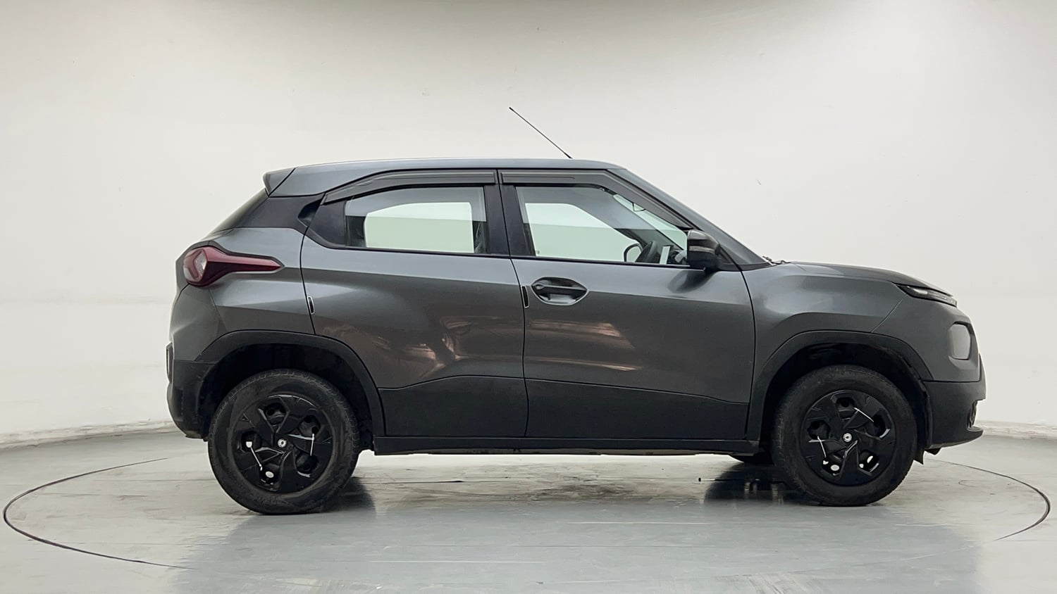 Used 2022 Tata Punch Pure MT Petrol Manual exterior RIGHT SIDE VIEW