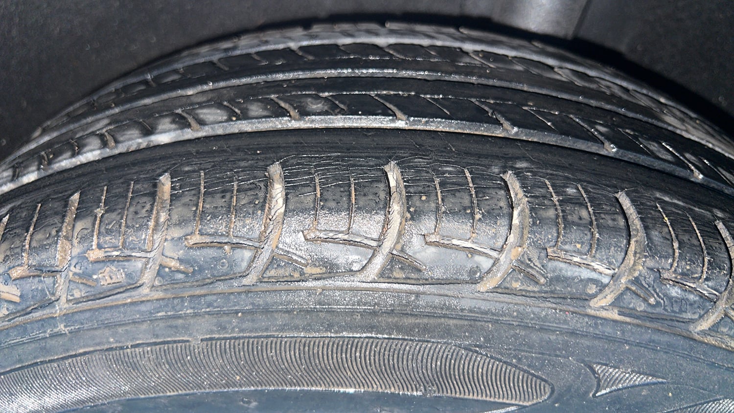 Used 2018 Maruti Suzuki Baleno Delta 1.2 AT Petrol Automatic tyres LEFT REAR TYRE TREAD VIEW